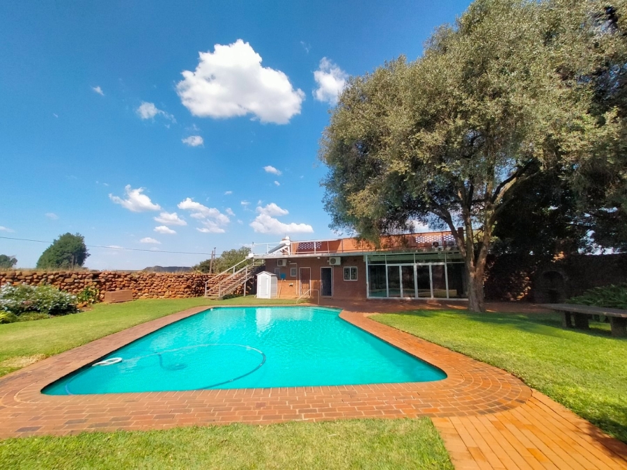 10 Bedroom Property for Sale in Kroondal North West